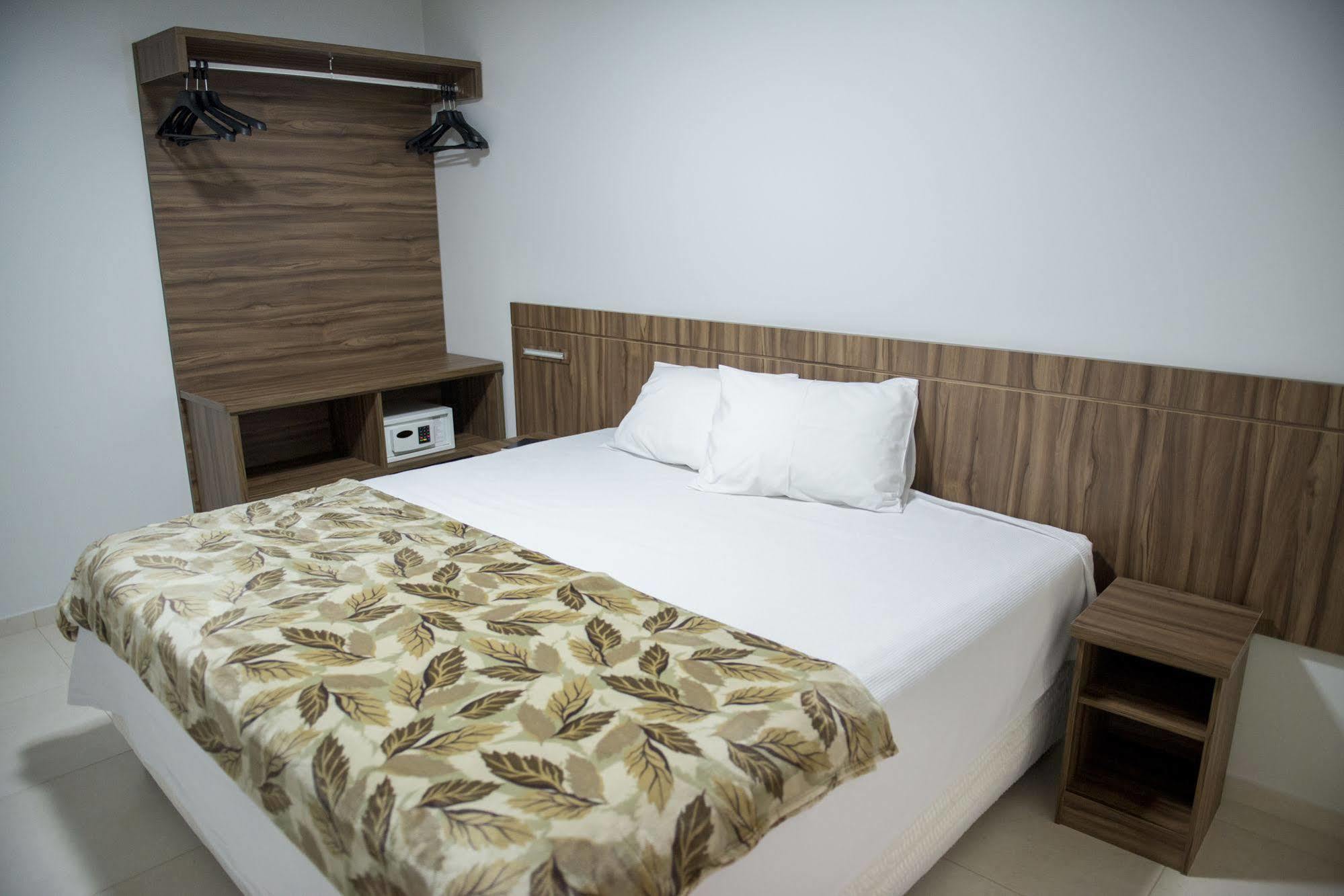 Manhattan Apart Hotel Caratinga Εξωτερικό φωτογραφία